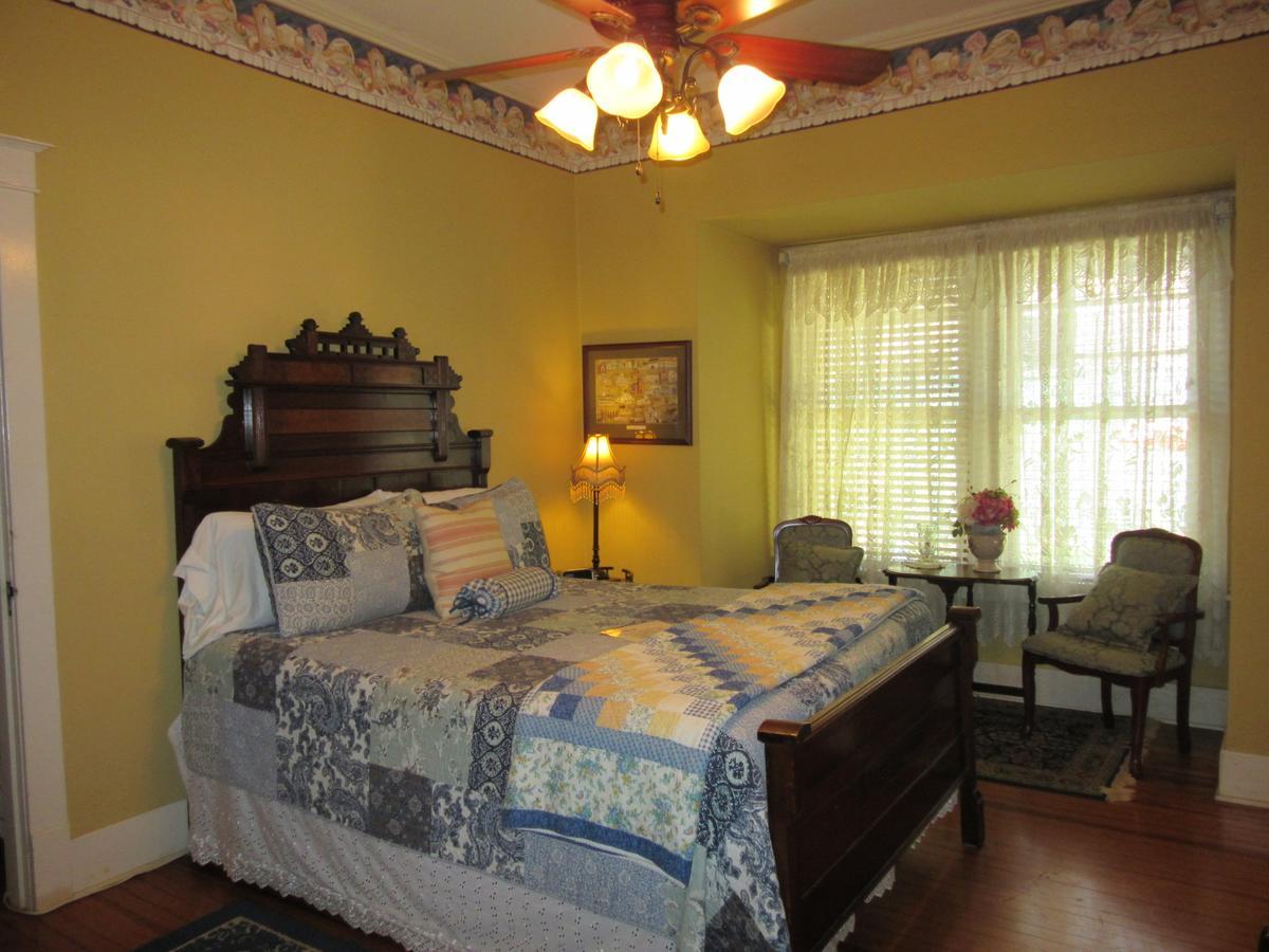 The Carriage House Bed & Breakfast Jefferson Exterior photo
